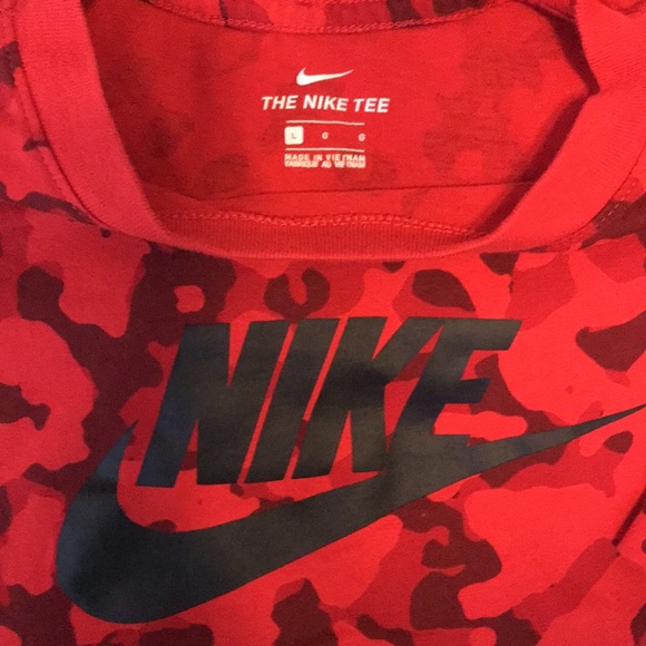 NIKE TEE (Boys) Size Lg - Picture 2 of 4